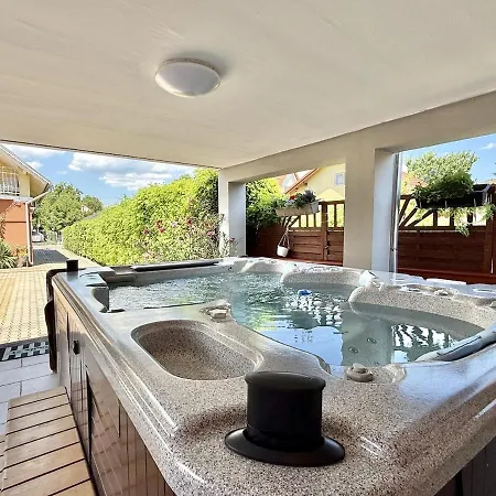 Lelle Udvar 3 Private Jacuzzi Ac Free Parking Balatonlelle